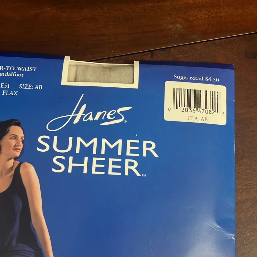 Vintage 1996 Hanes Summer Sheer to Waist Sandalfoot Style E51 Flax Pantyhose AB